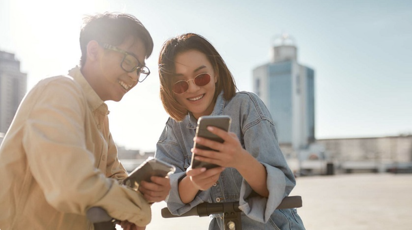 mạng x&atilde; hội l&agrave; một phần kh&ocirc;ng thể thiếu trong chiến lược đo lường chỉ số trải nghiệm người d&ugrave;ng